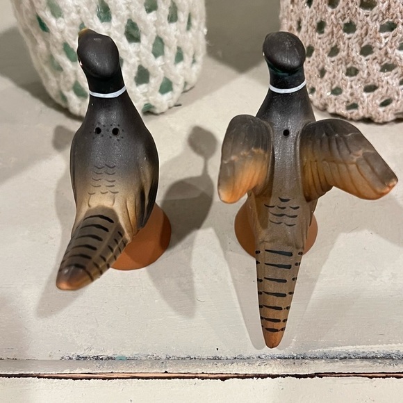 POTTERY BARN RING NECK PHEASANTS SALT & PEPPER SHAKERS - Picture 3 of 12